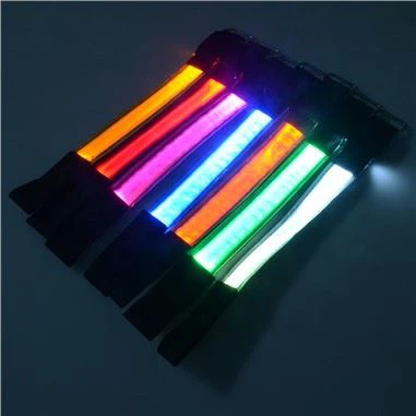Armbhanda Machnamhach LED